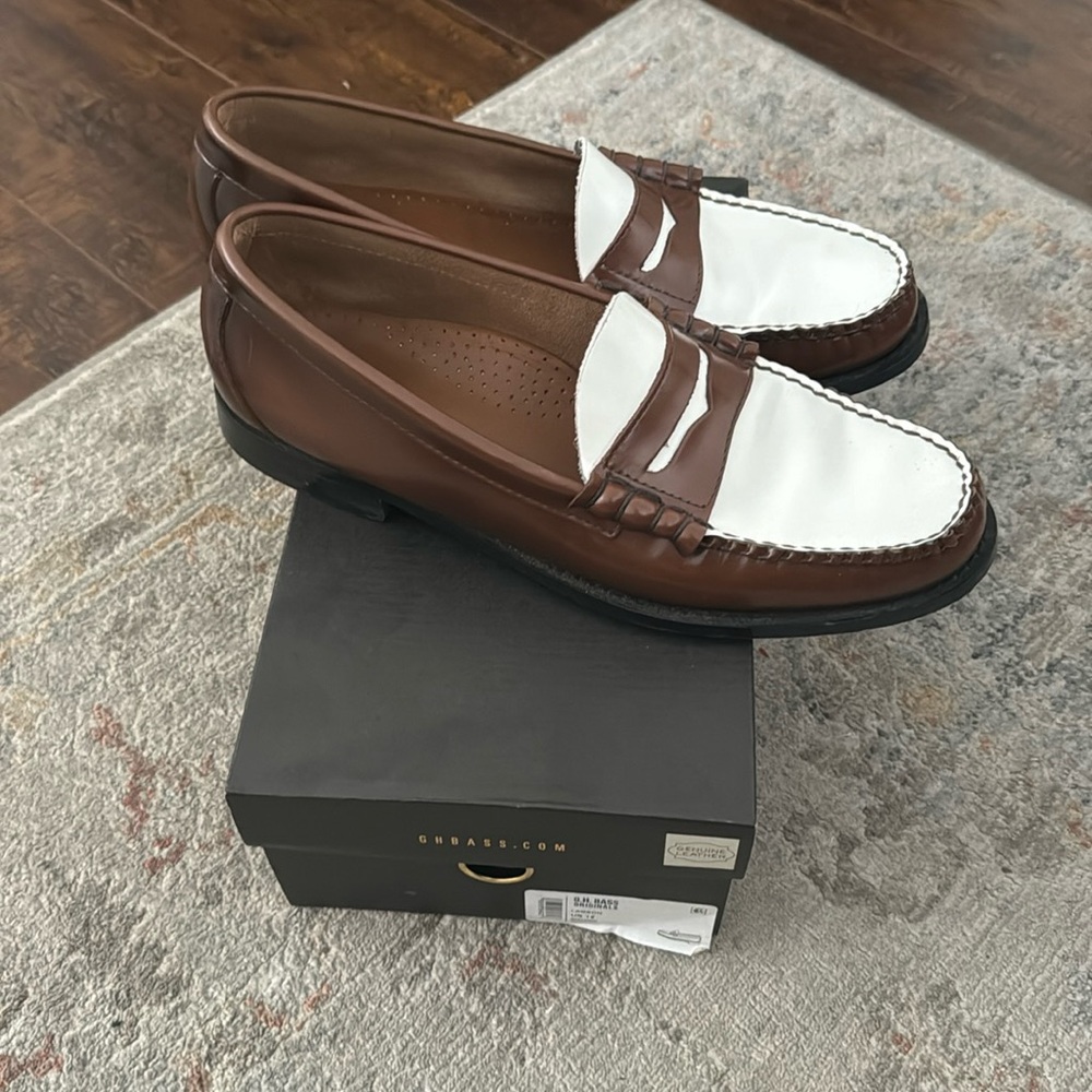 GH Bass Larson weejuns loafers size 12 mens white and brown lightly used